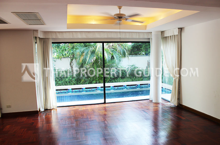 House with Private Pool in Nichada Thani 